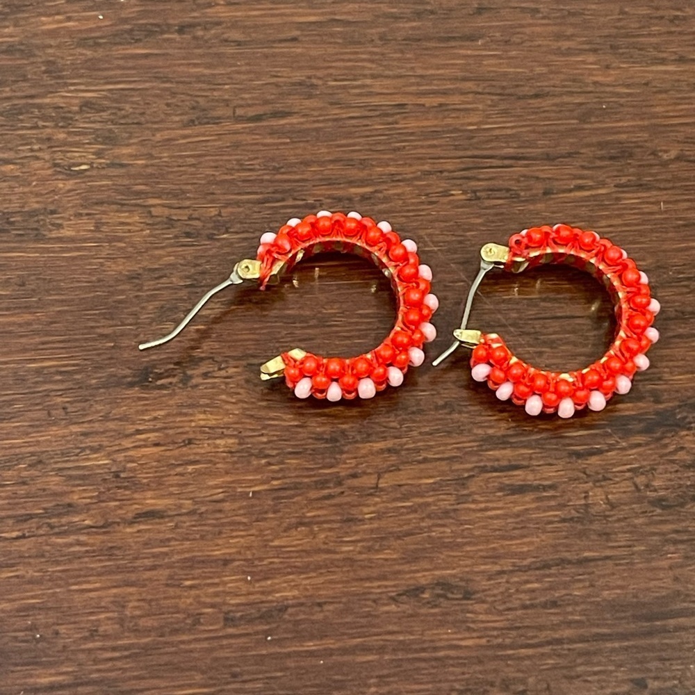 nwot j crew Red and Pink Beaded huggie Hoop Earrings